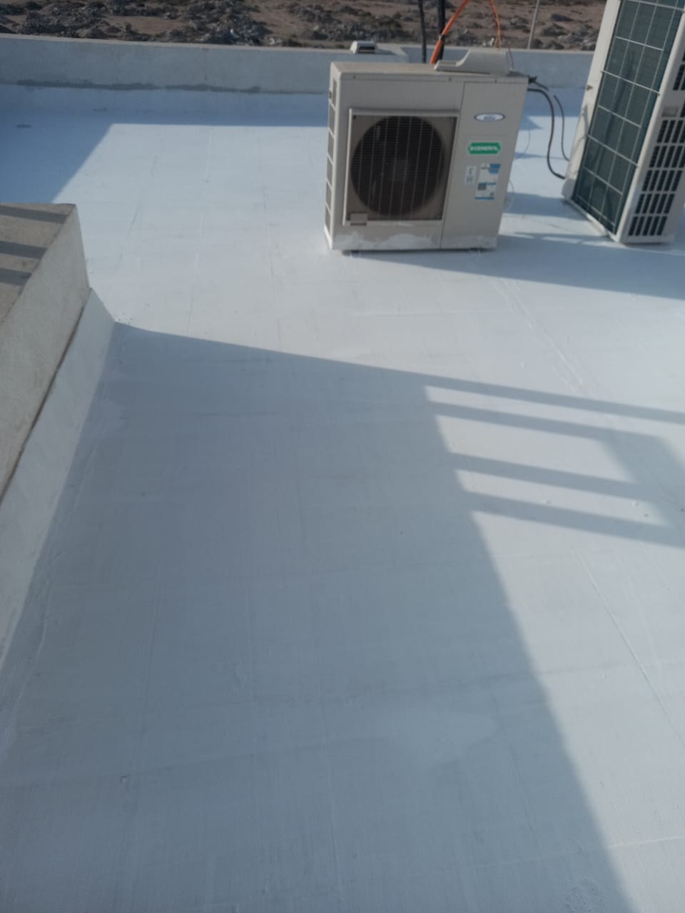 عزل الأسطح المبلطة والغير مبلطة